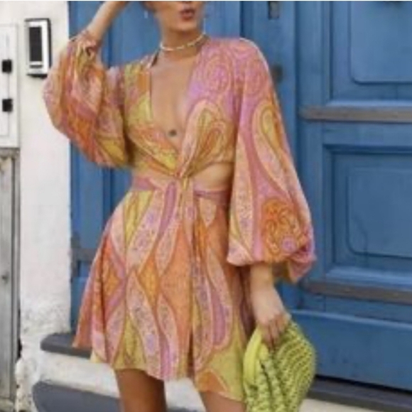 Zara twist front paisley dress- NWT Bloggers favorite - Picture 2 of 7